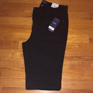 Women’s Izod Black pants (Size 10)